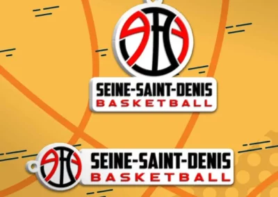 Porte-clés en PVC 2D sur-mesure pour le club de basketball de Seine-Saint-Denis, avec design personnalisé